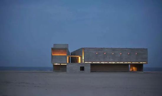 阿那亚孤独图书馆