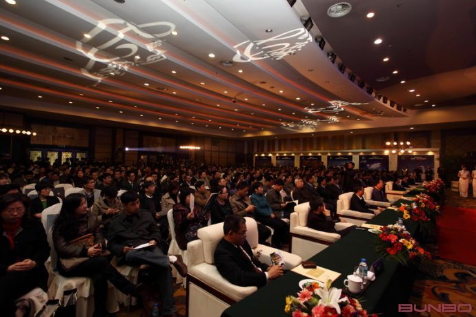 金地自在城公关活动现场：郎咸平坂湖论剑，绍兴中央休闲区国际峰会