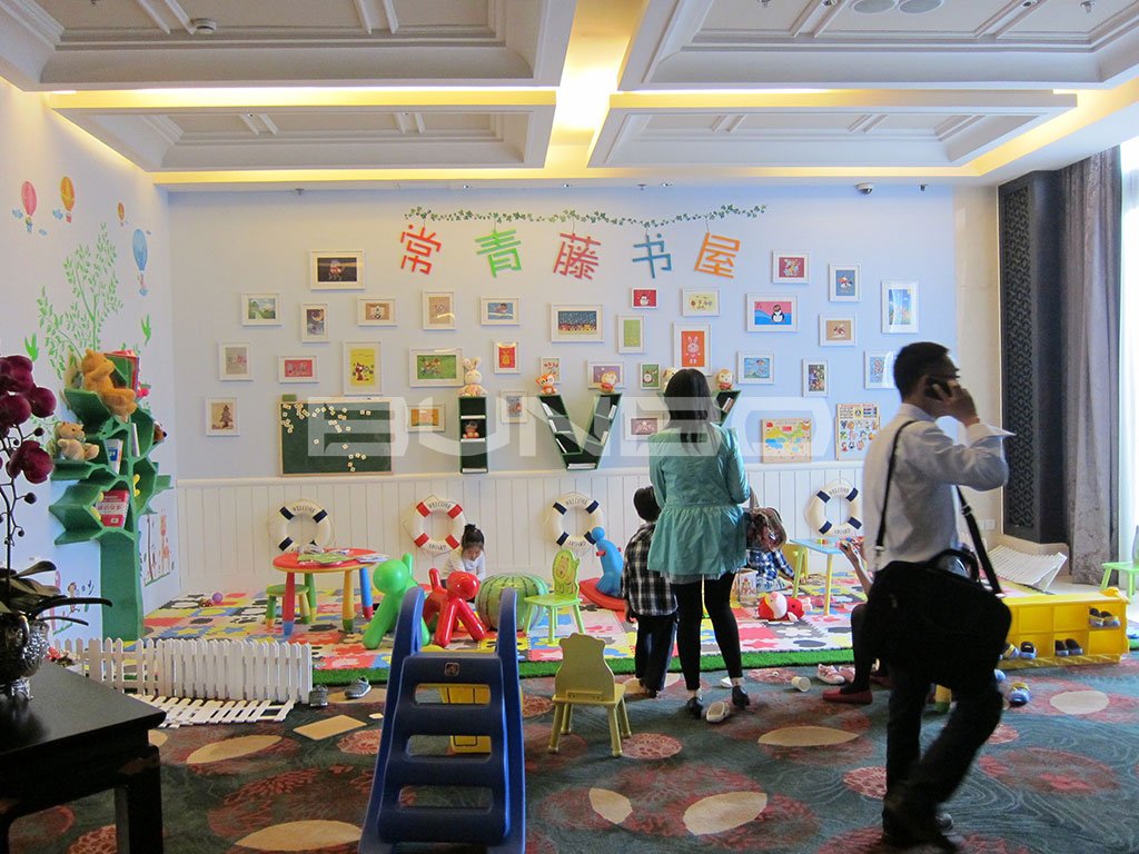 金地常青藤教育住区书屋现场-本埠广告地产作品