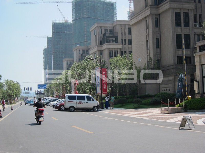 金地格林格林路旗广告