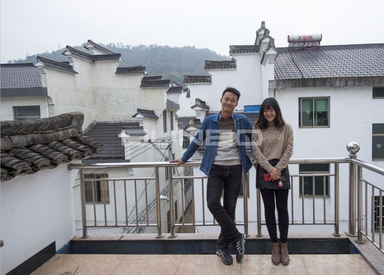 蓝城农业的一线技术员——90后情侣小娜和小锋