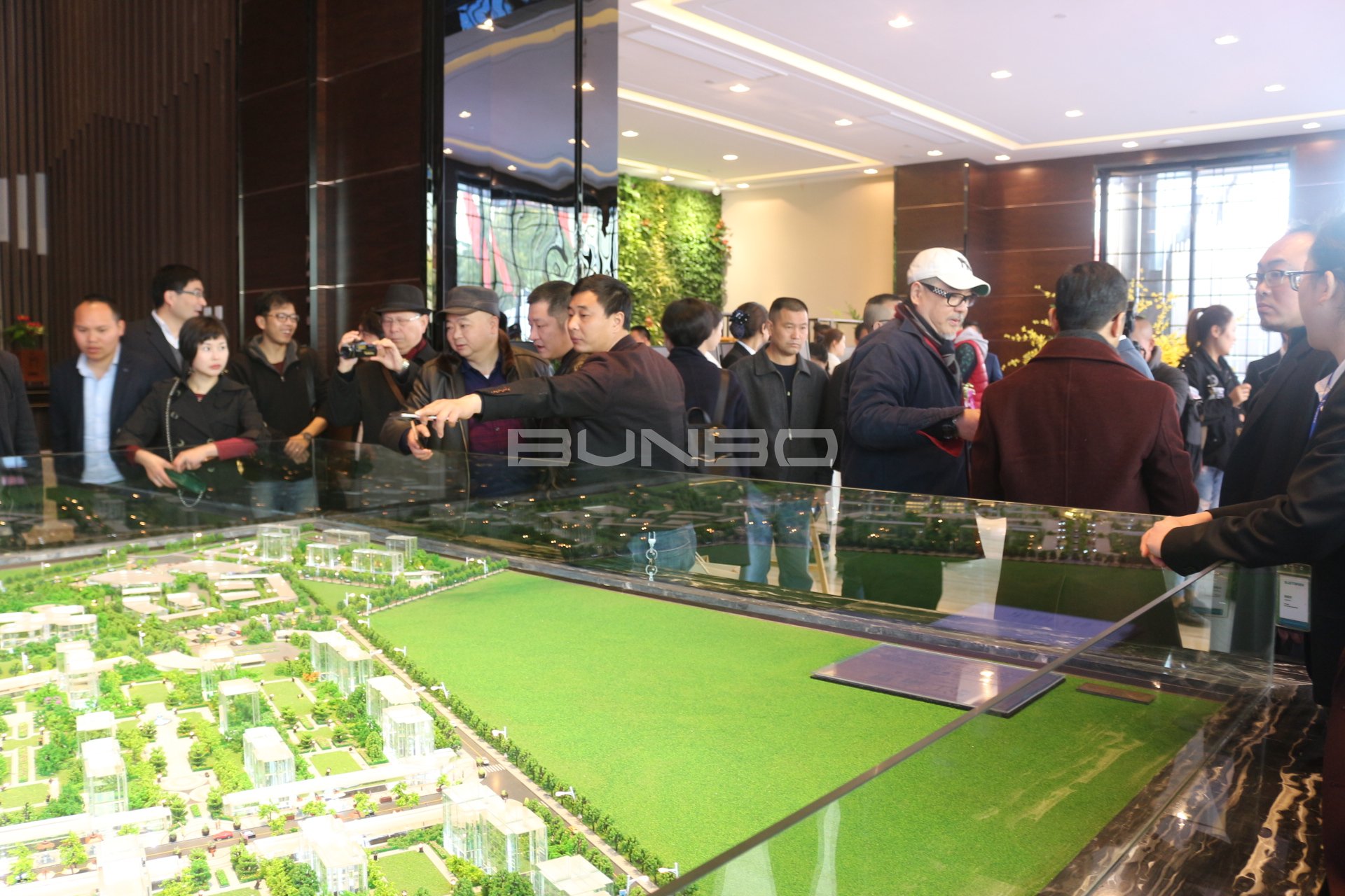 蓝绿双城品牌展暨江南里生活体验中心盛大启幕