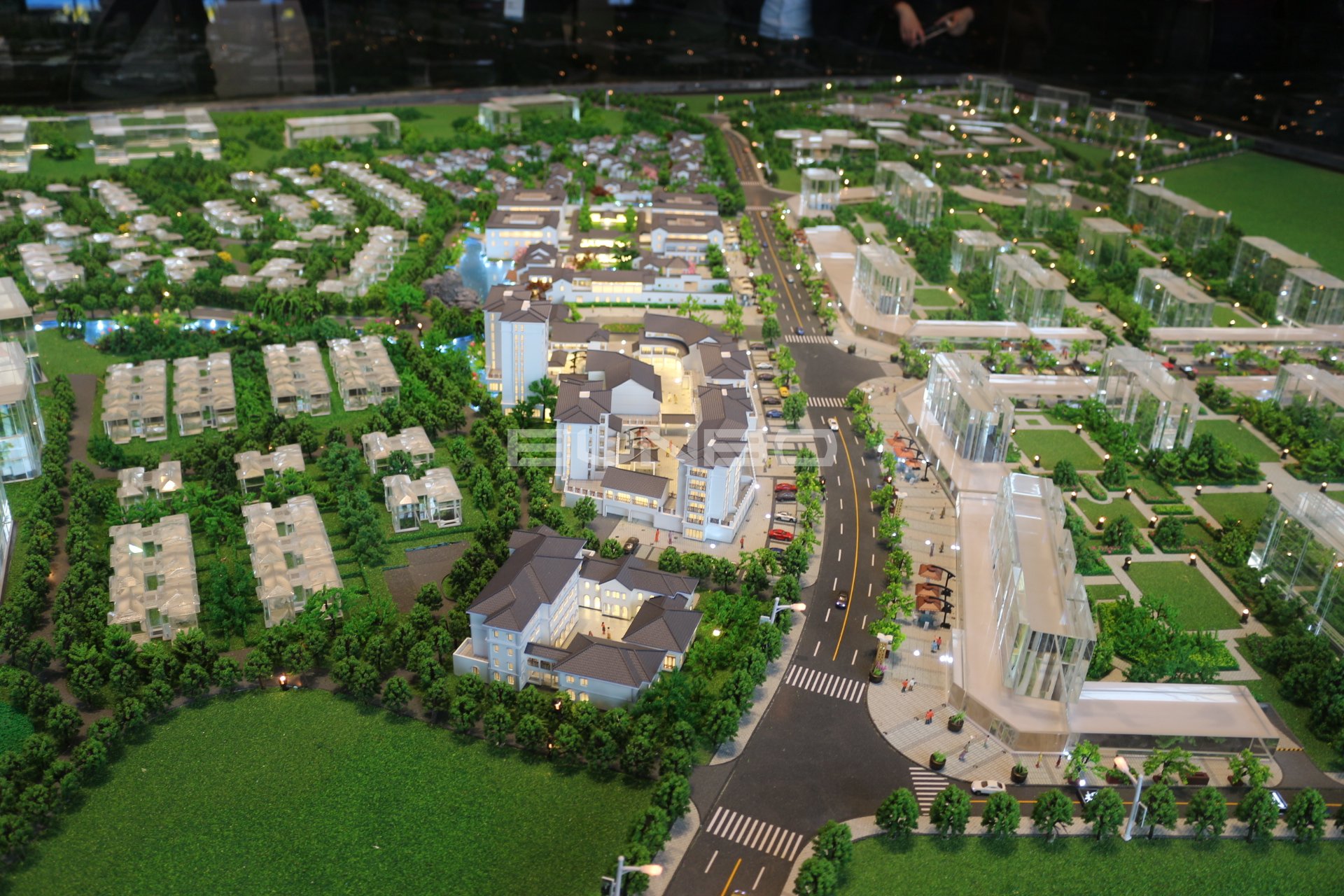 蓝绿双城品牌展暨江南里生活体验中心盛大启幕