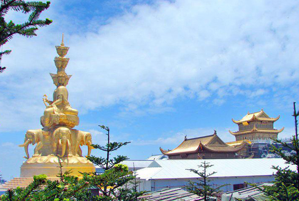 峨眉山——四川省。普贤菩萨道场。峨嵋派武术发源地。世界文化与自然遗产