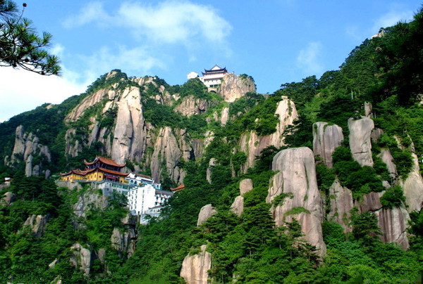 九华山——安徽省。地藏菩萨道场。莲花佛国。白云禅林。国家级风景名胜区