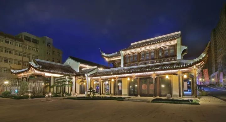 蓝邻知己中式商业步行街实景图