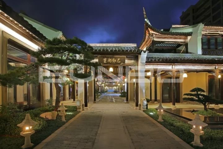 蓝邻知己中式商业步行街实景图