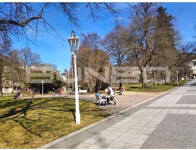 这是真正的养老小镇，温泉驱动，但远没有那么简单