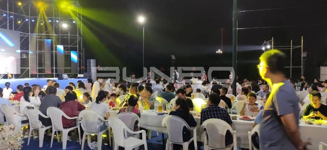 美好生活节在青啤龙悦湾举行