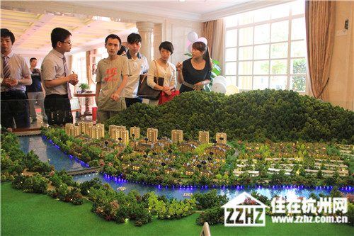 安吉·玫瑰园售楼中心正在隆重地举行对外开放庆典