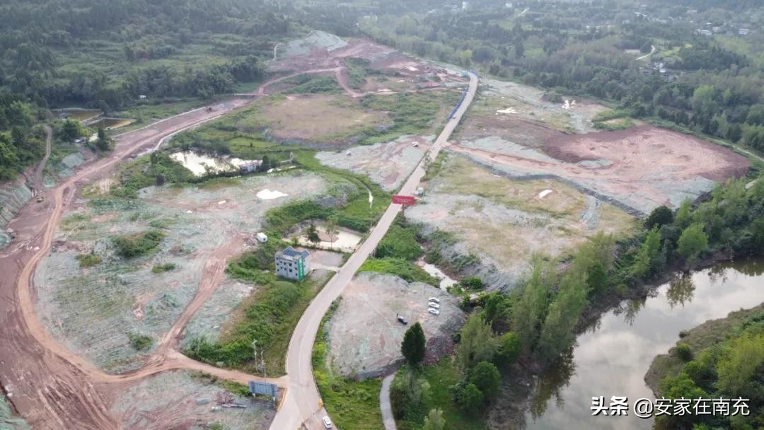 蓝城南充桃李春风场地照片.jpeg 蓝城南充桃李春风场地照片.jpeg