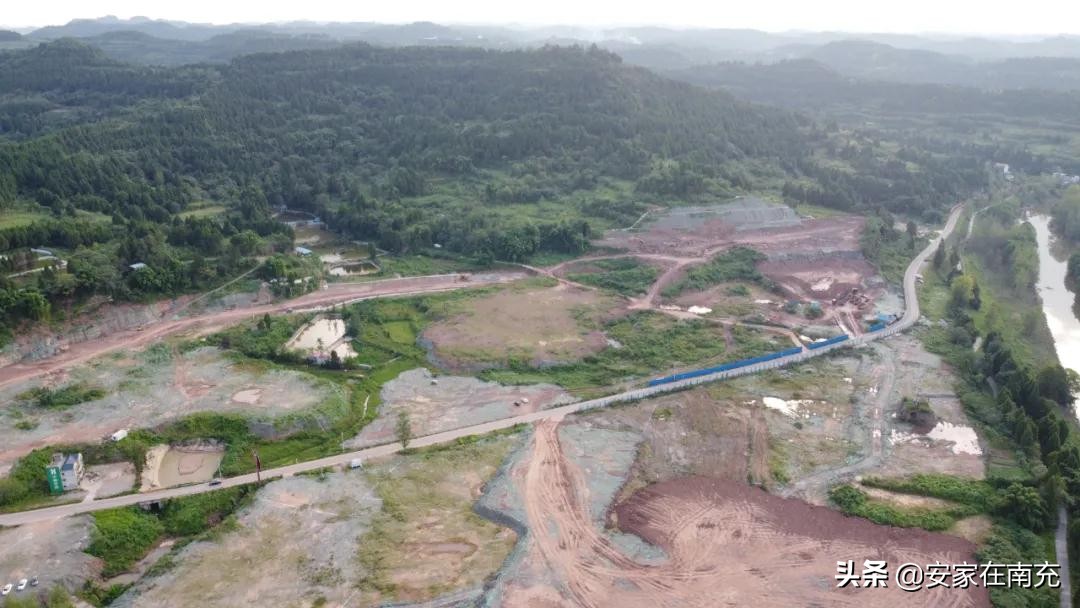 蓝城南充桃李春风场地照片2.jpeg 蓝城南充桃李春风场地照片2.jpeg