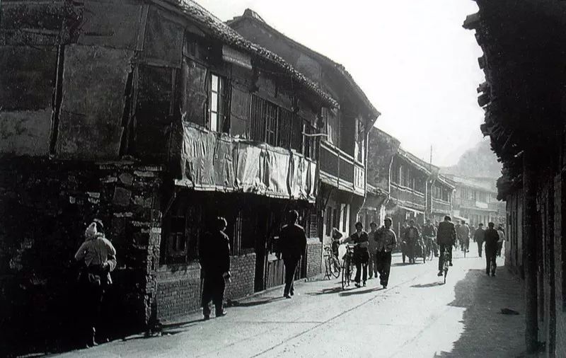 定海人民路半路亭.jpeg 定海人民路半路亭.jpeg