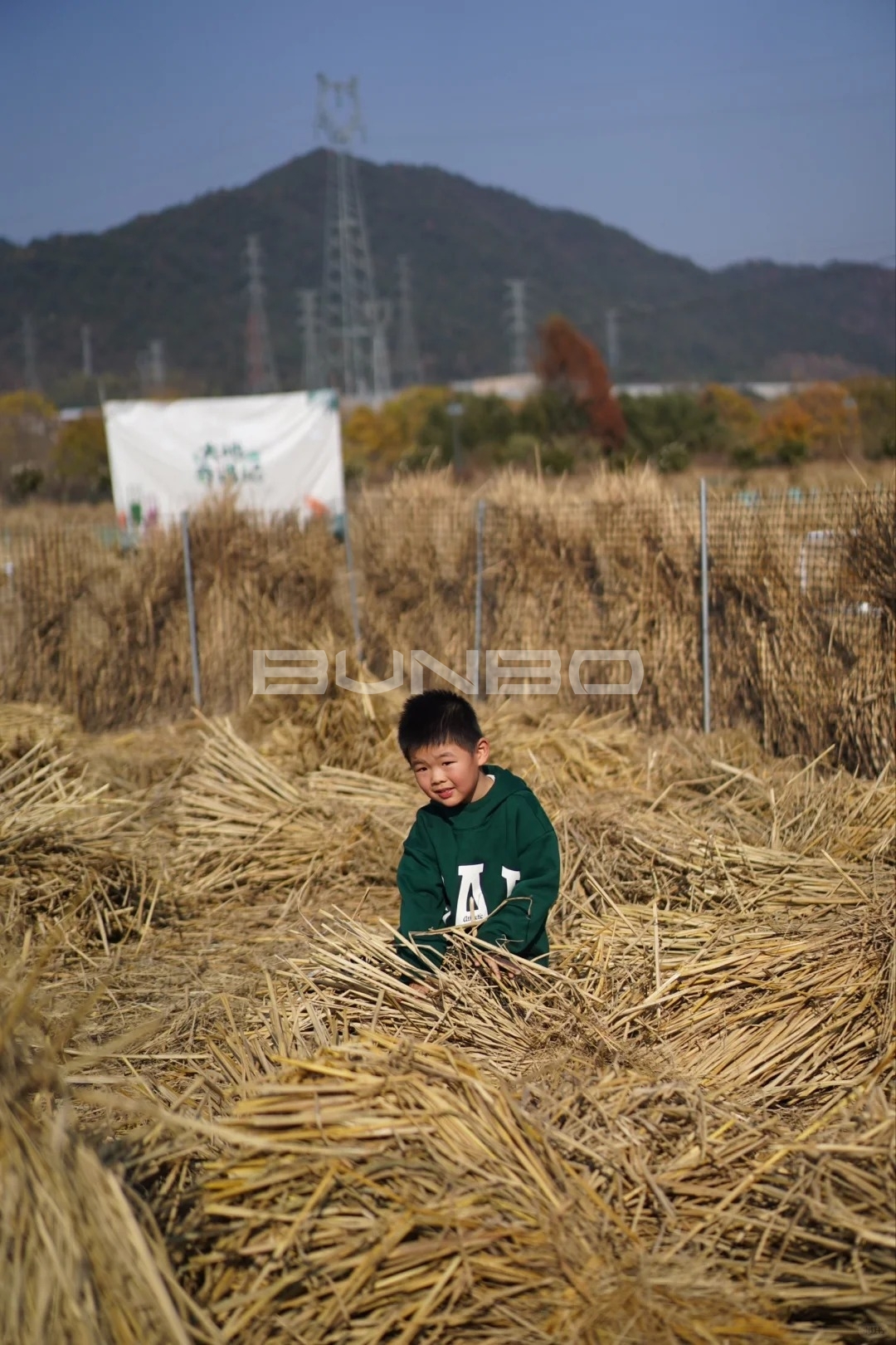 杭州遛娃|赶猪赶鸭做冻米糖 解锁草垛新玩法_11_椰果麻麻耶嗨嗨_来自小红书网页版.jpg 杭州遛娃|赶猪赶鸭做冻米糖 解锁草垛新玩法_11_椰果麻麻耶嗨嗨_来自小红书网页版.jpg